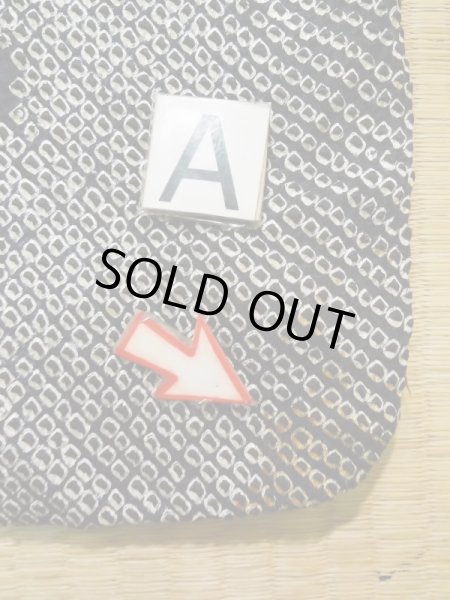 Photo14: K1209R Used Japanese womenHeather  Black HAORI short jacket / Silk. Abstract pattern   (Grade C) (14)