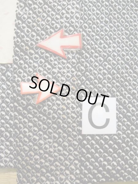 Photo16: K1209R Used Japanese womenHeather  Black HAORI short jacket / Silk. Abstract pattern   (Grade C) (16)