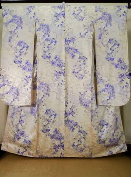 Photo2: Mint K1222D Used Japanese women  Off White FURISODE long-sleeved / Silk. Peony, lily pattern  (Grade A) (2)
