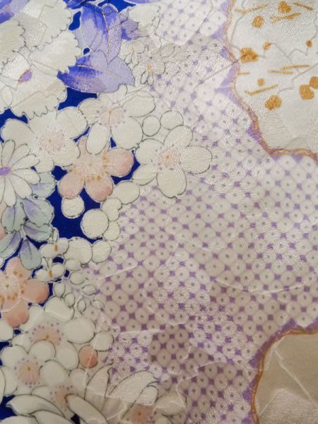 Photo8: Mint K1222D Used Japanese women  Off White FURISODE long-sleeved / Silk. Peony, lily pattern  (Grade A) (8)