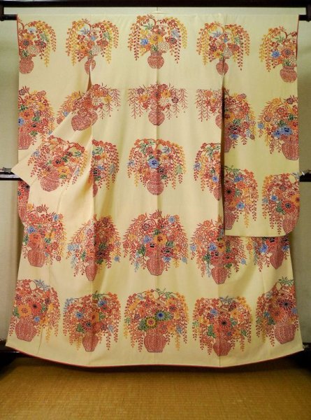 Photo1: K1222N Used Japanese women  Cream FURISODE long-sleeved / Silk. Flower,   (Grade C) (1)