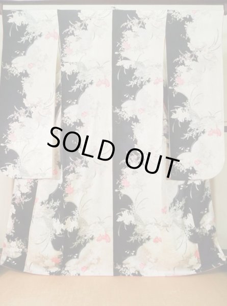 Photo2: K1222R Used Japanese women  Black FURISODE long-sleeved / Silk. Flower,   (Grade B) (2)