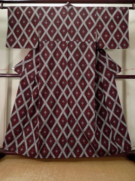 Photo1: L0126A Used Japanese womenDark  Red ORI woven / Silk. Abstract pattern   (Grade A) (1)