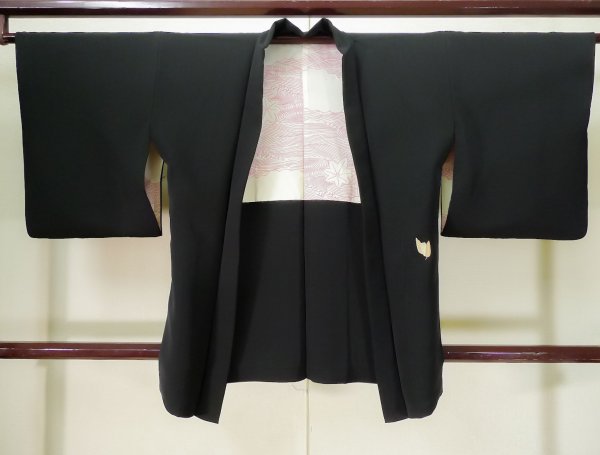 Photo1: L0202U Used Japanese women  Black HAORI short jacket / Silk. Flower,   (Grade A) (1)