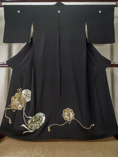 Photo1: L0204D Used Japanese women  Black TOMESODE formal / Silk.  Mirror motif  (Grade B) (1)