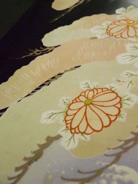 Photo12: L0204E Used Japanese women  Black TOMESODE formal / Silk. Chrysanthemum,   (Grade B) (12)