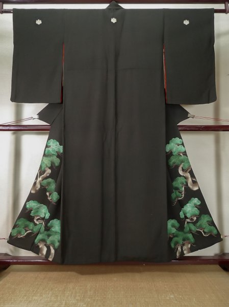 Photo1: L0204G Used Japanese women  Black TOMESODE formal / Silk. Pine tree/branch/needle   (Grade C) (1)