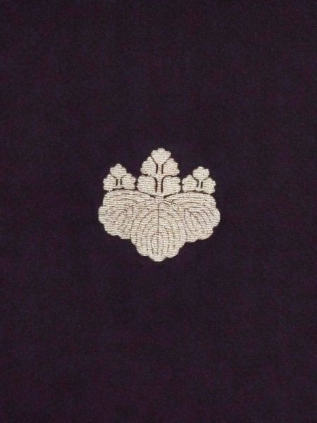 Photo4: L0204G Used Japanese women  Black TOMESODE formal / Silk. Pine tree/branch/needle   (Grade C) (4)