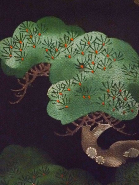 Photo8: L0204G Used Japanese women  Black TOMESODE formal / Silk. Pine tree/branch/needle   (Grade C) (8)