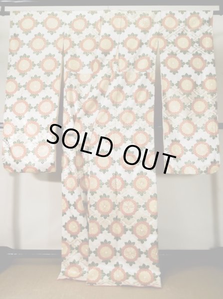 Photo4: L0204P Used Japanese womenShiny  Off White FURISODE long-sleeved / Silk. Chrysanthemum,   (Grade B) (4)