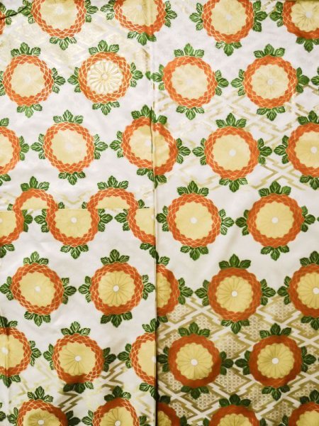 Photo6: L0204P Used Japanese womenShiny  Off White FURISODE long-sleeved / Silk. Chrysanthemum,   (Grade B) (6)