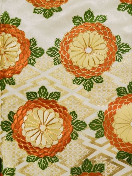 Photo9: L0204P Used Japanese womenShiny  Off White FURISODE long-sleeved / Silk. Chrysanthemum,   (Grade B) (9)