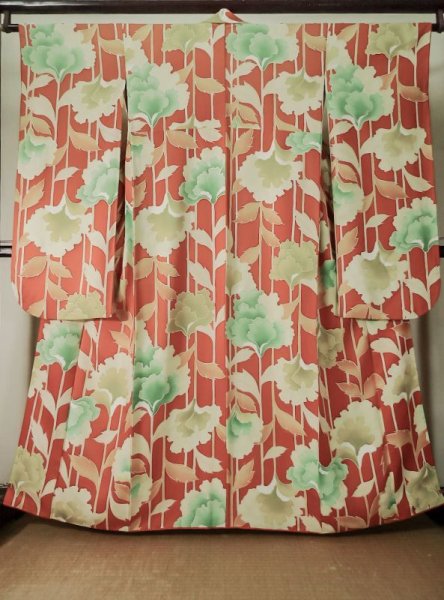 Photo1: L0205D Used Japanese womenCreamy  Orange FURISODE long-sleeved / Silk. Flower, Base woben : Flower and leaf  (Grade B) (1)