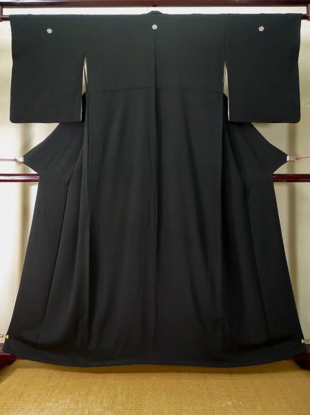 Photo1: L0224J Used Japanese women  Black MONTSUKI crests / Silk.    (Grade D) (1)