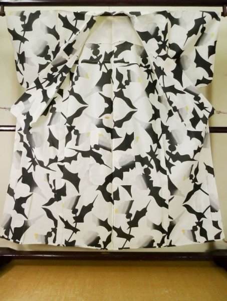 Photo2: L0309H Used Japanese women  Off White YUKATA summer(made in Japan) / Linen. Abstract pattern   (Grade B) (2)