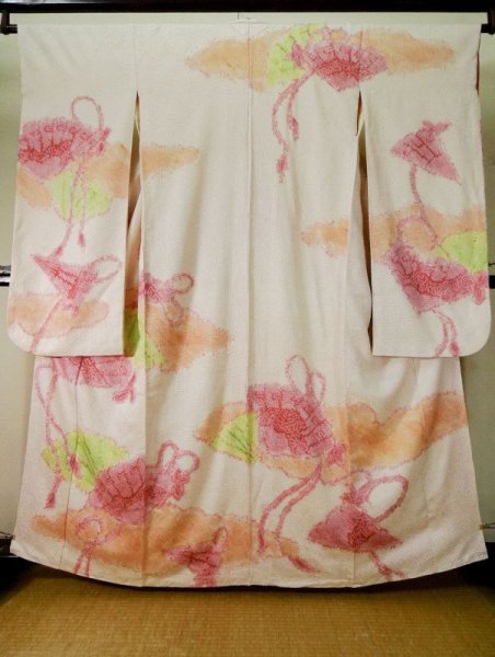 Photo1: L0309T Used Japanese womenSmoky Creamy Kahki FURISODE long-sleeved / Silk. Colud,   (Grade B) (1)