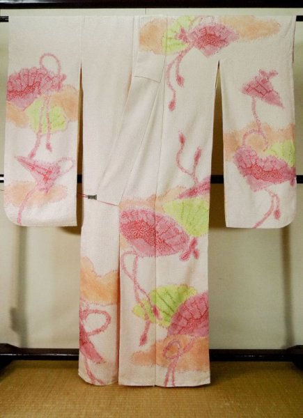 Photo4: L0309T Used Japanese womenSmoky Creamy Kahki FURISODE long-sleeved / Silk. Colud,   (Grade B) (4)