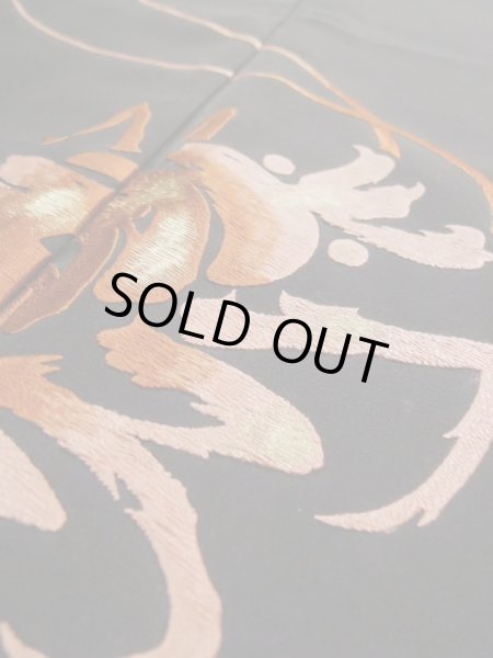 Photo13: L0316C Used Japanese women  Black TOMESODE formal / Silk.  motif: Japanese spiny lobster(rare design), Kotobuki(kanji)  (Grade B) (13)