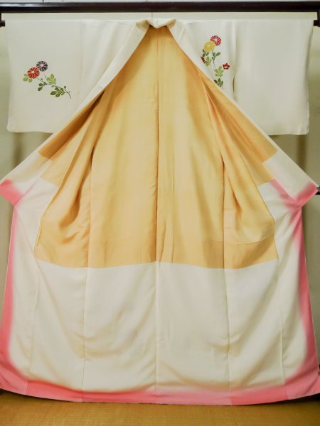 Photo3: L0316G Used Japanese women  Off White HOUMONGI formal / Silk. Chrysanthemum,   (Grade C) (3)