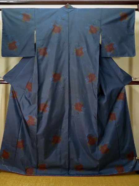 Photo1: Mint L0316J Used Japanese womenSmoky  Coral OSHIMA TSUMGI pongee / Silk. Flower   (Grade A+) (1)