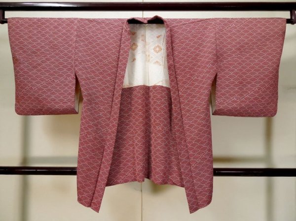 Photo1: L0330Q Used Japanese women   Red HAORI short jacket / Silk. Wave,   (Grade B) (1)