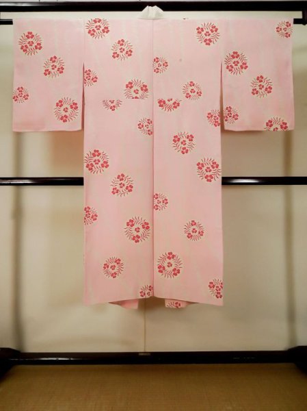 Photo2: L0331B Used Japanese women pink JUBAN undergarment / Silk. Flower,   (Grade C) (2)