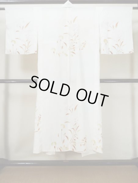 Photo2: L0413O Used Japanese women  Off White JUBAN undergarment / Silk. Flower,   (Grade C) (2)