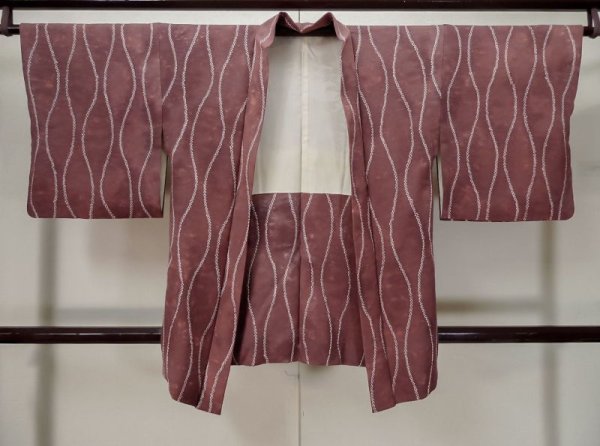 Photo1: L0420L Used Japanese womenPale Grayish Dark Red HAORI short jacket / Silk. Curved lines,   (Grade B) (1)