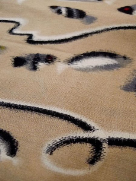 Photo11: Mint L0421H Used Japanese womenPale Reddish Beige HAORI short jacket / Silk. Line pattern: fish  (Grade A+) (11)