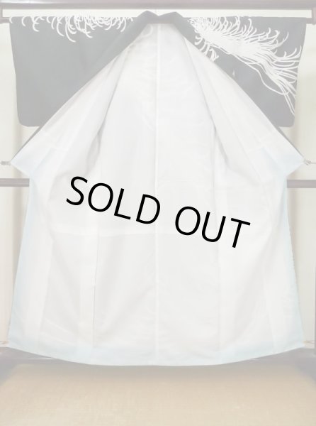 Photo2: L0519O Used Japanese women  Black HOUMONGI formal / Synthetic. Chrysanthemum There are stains all over.  (Grade D) (2)