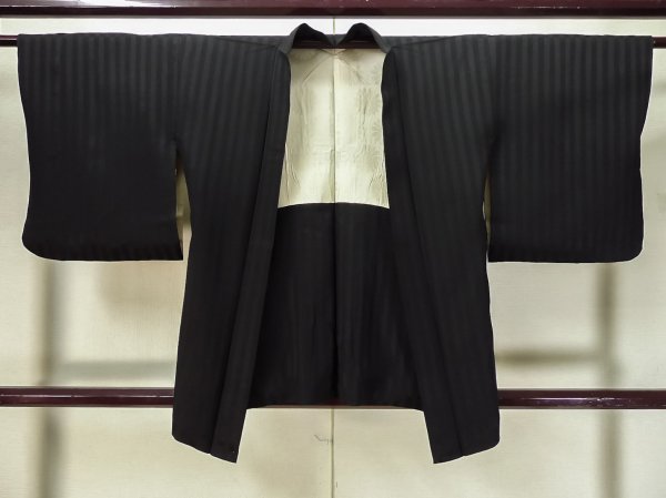 Photo1: L0526J Used Japanese women  Black HAORI short jacket / Silk. Stripes   (Grade B) (1)