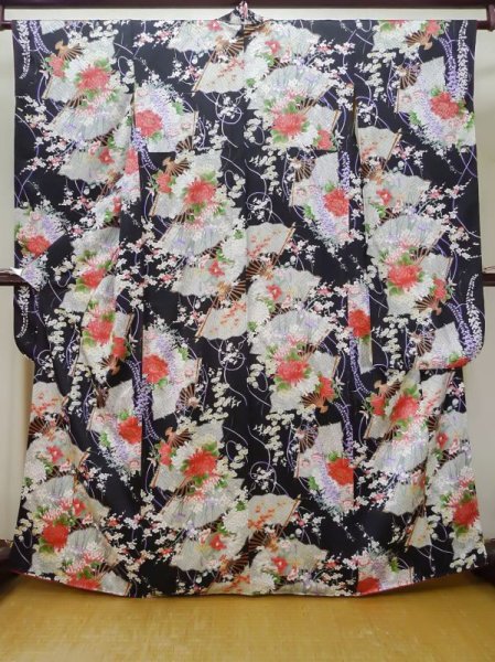 Photo2: L0727F Used Japanese women  Black FURISODE long-sleeved / Silk. Flower, Iris, Folding fan pattern  (Grade B) (2)