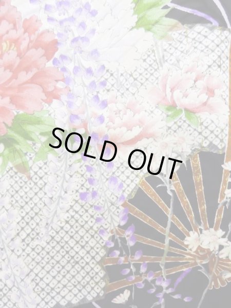 Photo8: L0727F Used Japanese women  Black FURISODE long-sleeved / Silk. Flower, Iris, Folding fan pattern  (Grade B) (8)