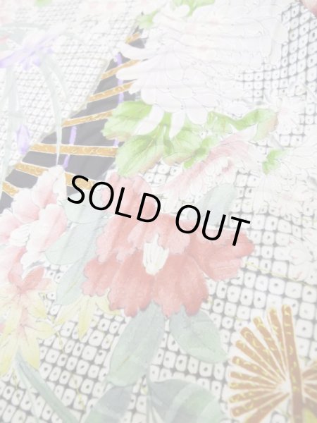 Photo11: L0727F Used Japanese women  Black FURISODE long-sleeved / Silk. Flower, Iris, Folding fan pattern  (Grade B) (11)