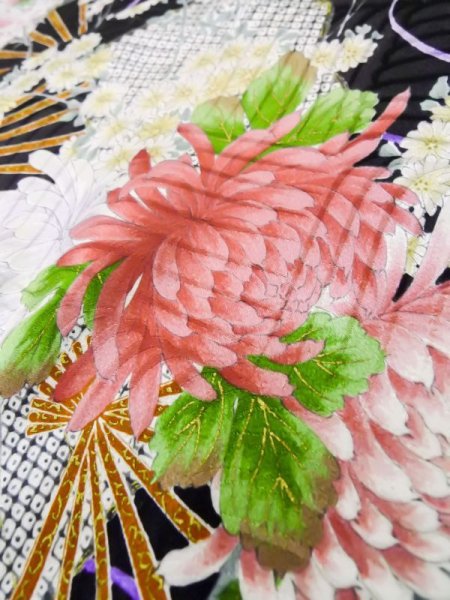 Photo12: L0727F Used Japanese women  Black FURISODE long-sleeved / Silk. Flower, Iris, Folding fan pattern  (Grade B) (12)