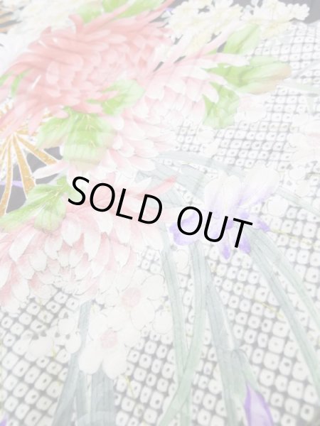 Photo13: L0727F Used Japanese women  Black FURISODE long-sleeved / Silk. Flower, Iris, Folding fan pattern  (Grade B) (13)