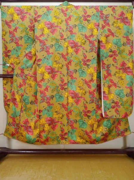 Photo2: L0727G Used Japanese women Pale Beige FURISODE long-sleeved / Synthetic. Leaf   (Grade B) (2)