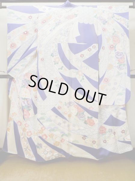 Photo2: L0727K Used Japanese womenPale Light Pink FURISODE long-sleeved / Silk. Bundle of Ribbons, Bundle of Ribbons, Diamond-shaped flowers, Crossed circles patterns  (Grade C) (2)