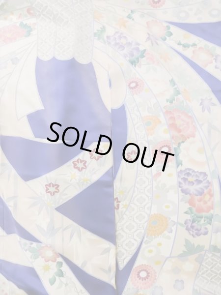 Photo6: L0727K Used Japanese womenPale Light Pink FURISODE long-sleeved / Silk. Bundle of Ribbons, Bundle of Ribbons, Diamond-shaped flowers, Crossed circles patterns  (Grade C) (6)