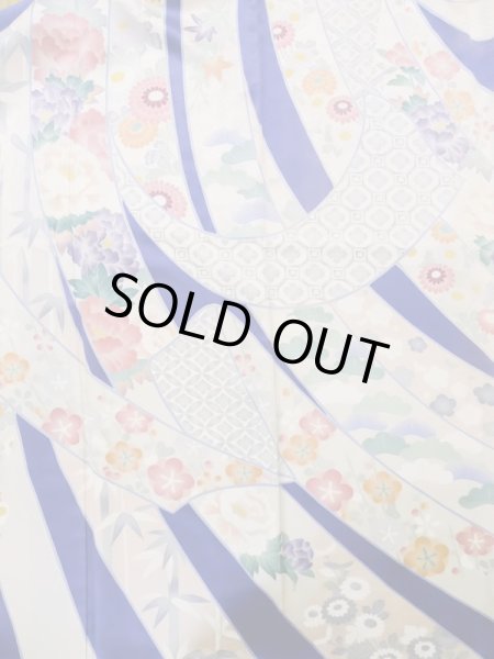 Photo7: L0727K Used Japanese womenPale Light Pink FURISODE long-sleeved / Silk. Bundle of Ribbons, Bundle of Ribbons, Diamond-shaped flowers, Crossed circles patterns  (Grade C) (7)