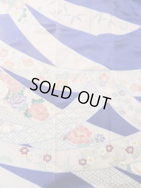 Photo8: L0727K Used Japanese womenPale Light Pink FURISODE long-sleeved / Silk. Bundle of Ribbons, Bundle of Ribbons, Diamond-shaped flowers, Crossed circles patterns  (Grade C) (8)