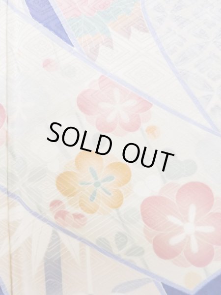 Photo12: L0727K Used Japanese womenPale Light Pink FURISODE long-sleeved / Silk. Bundle of Ribbons, Bundle of Ribbons, Diamond-shaped flowers, Crossed circles patterns  (Grade C) (12)