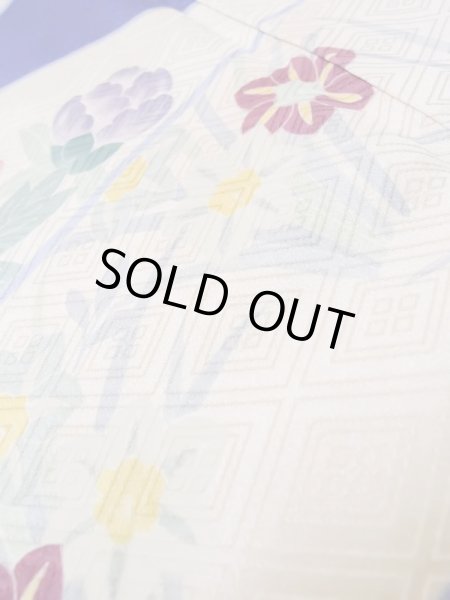 Photo17: L0727K Used Japanese womenPale Light Pink FURISODE long-sleeved / Silk. Bundle of Ribbons, Bundle of Ribbons, Diamond-shaped flowers, Crossed circles patterns  (Grade C) (17)