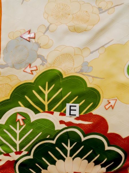 Photo24: L0727N Used Japanese women  Off White FURISODE long-sleeved / Silk. SAKURA cherry blossom,   (Grade D) (24)