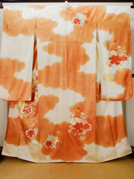 Photo1: L0727O Used Japanese women  Off White FURISODE long-sleeved / Silk. Flower,   (Grade C) (1)