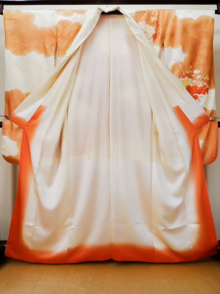 Photo4: L0727O Used Japanese women  Off White FURISODE long-sleeved / Silk. Flower,   (Grade C) (4)