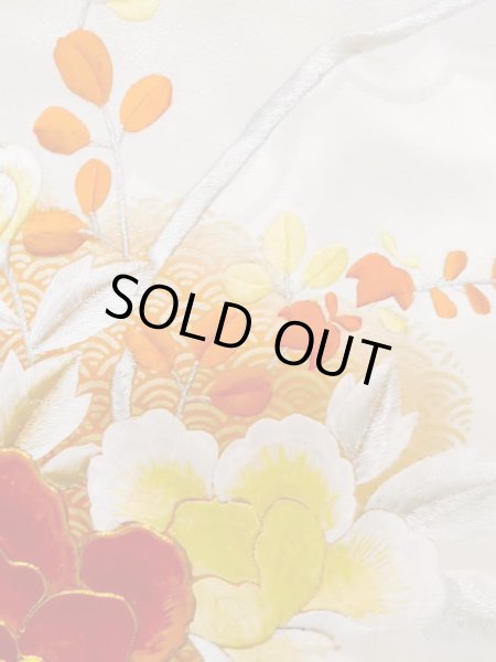 Photo9: L0727O Used Japanese women  Off White FURISODE long-sleeved / Silk. Flower,   (Grade C) (9)