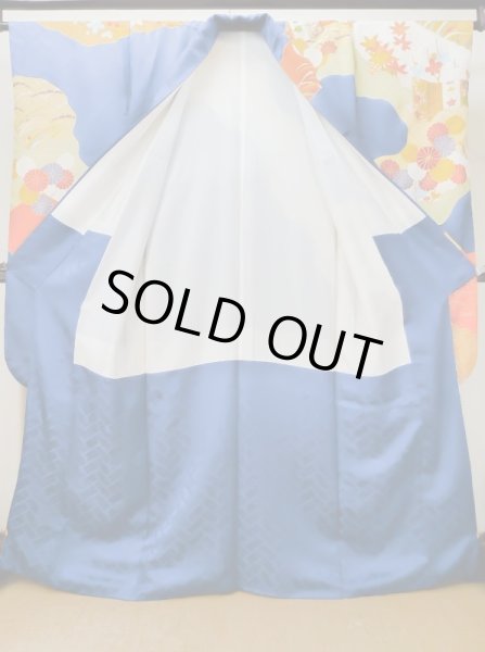 Photo4: L0727Q Used Japanese women Vivid Blue FURISODE long-sleeved / Silk. Chrysanthemum, Cloud, Crossed circles patterns  (Grade B) (4)