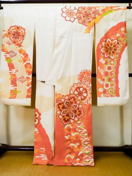 Photo3: L0727V Used Japanese women  White FURISODE long-sleeved / Silk. Chrysanthemum,   (Grade C) (3)