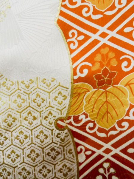 Photo13: L0727V Used Japanese women  White FURISODE long-sleeved / Silk. Chrysanthemum,   (Grade C) (13)